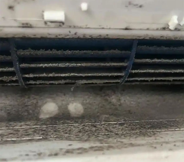 大姚空调吹的风有股烧焦味是怎么回事